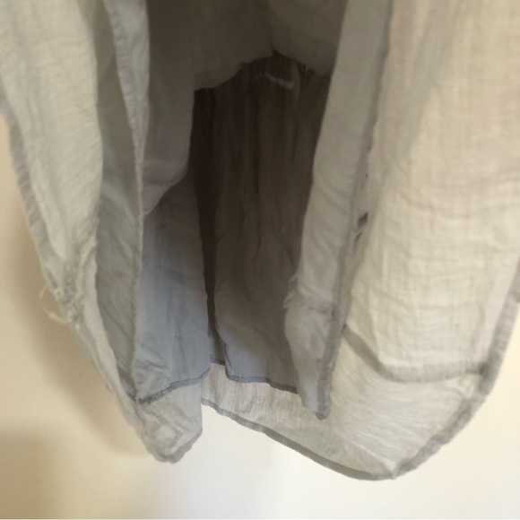 Ruffled sleeves smocked sides lace peak all over size small. - Picture 11 of 14